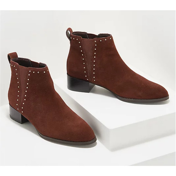 Isaac Mizrahi Suede Studded Booties Sz